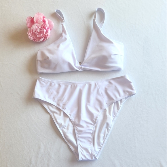 SHEIN Other - 2PC Twist Front White Bikini 2XL